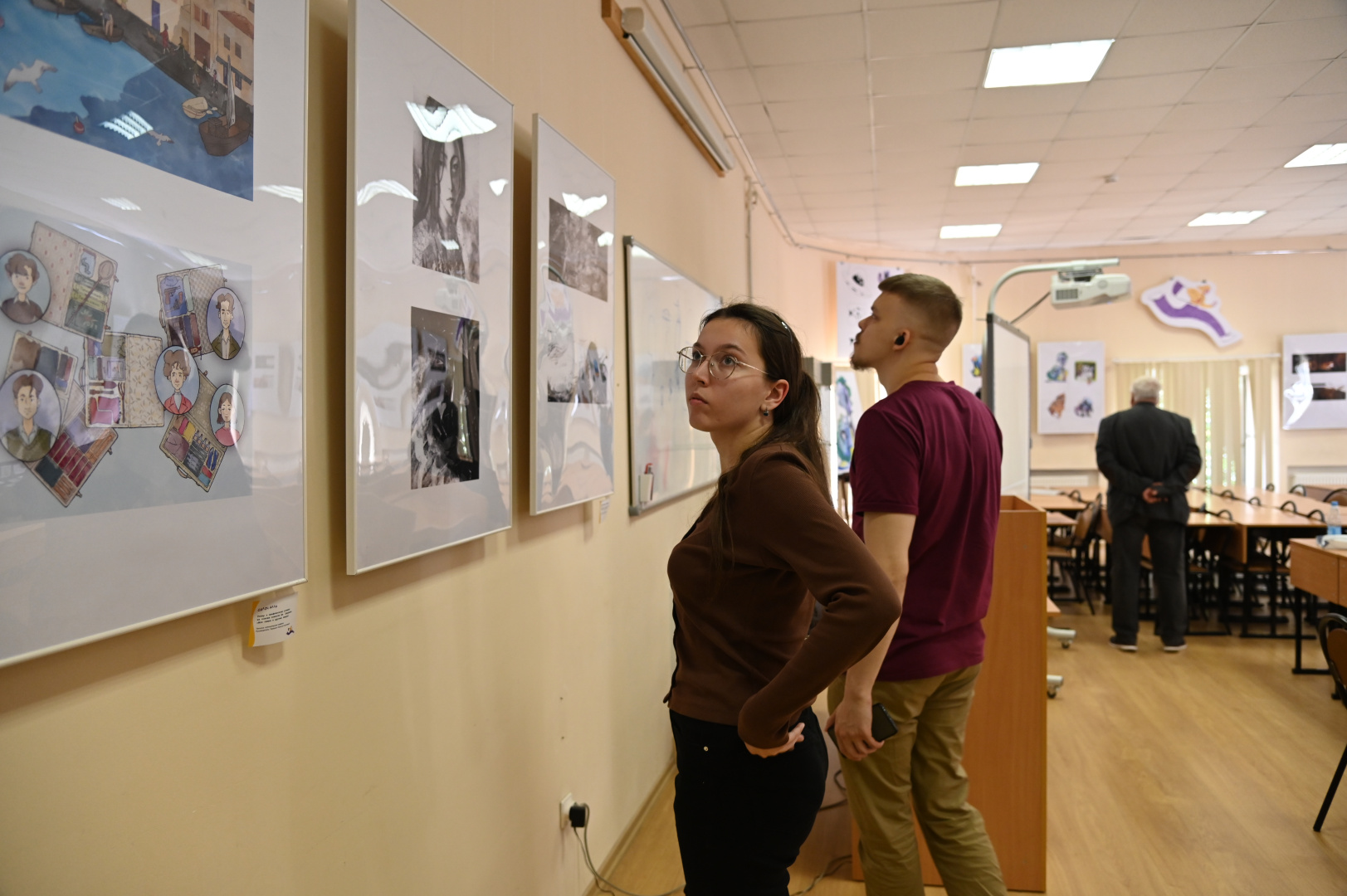 В Герценовском университете открыта выставка «Из Москвы в Петербург с книгой−2»