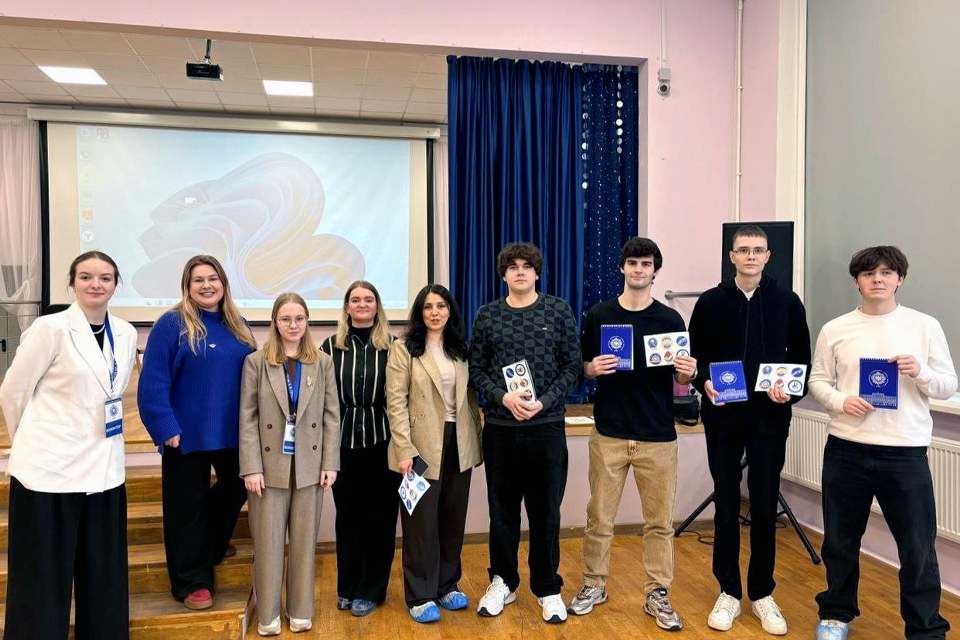 Преподаватели и студенты института провели деловую профориентационную игру для школьников Ленинградской области