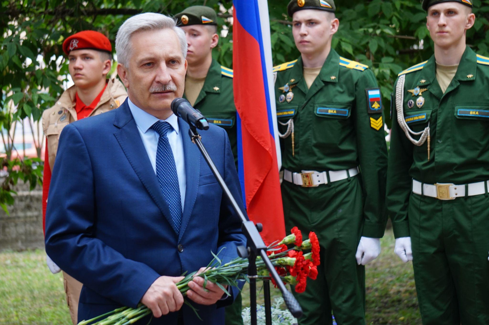Возложение цветов