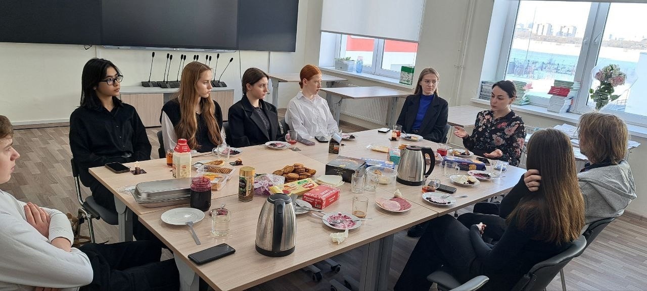 Представители юридического факультета провели профориентационную встречу под названием "Деловой завтрак" в МОБУ "СОШ "Бугровский ЦО №3"