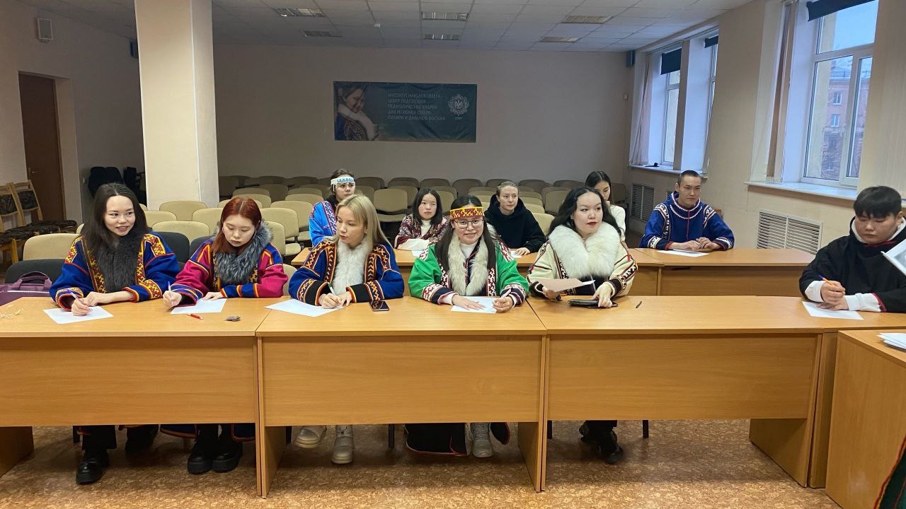 Этнолингвокультурологический диктант на 17 языках коренных малочисленных народов Севера написали более 600 человек из 15 регионов Севера, Сибири и Дальнего Востока